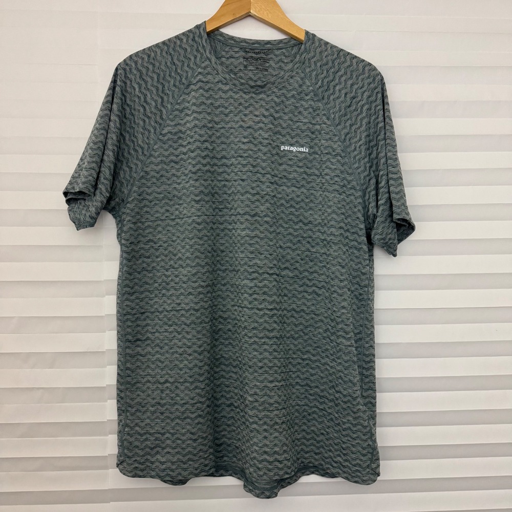 Patagonia Ridge Flow Graphic Shirt Mens XL Grey Chevron Performance Tee Active